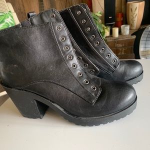 G21 Ladies black ankle boots
